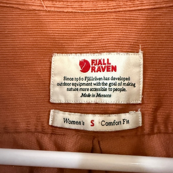 Women’s Fjallraven button down - size small - Picture 5 of 5